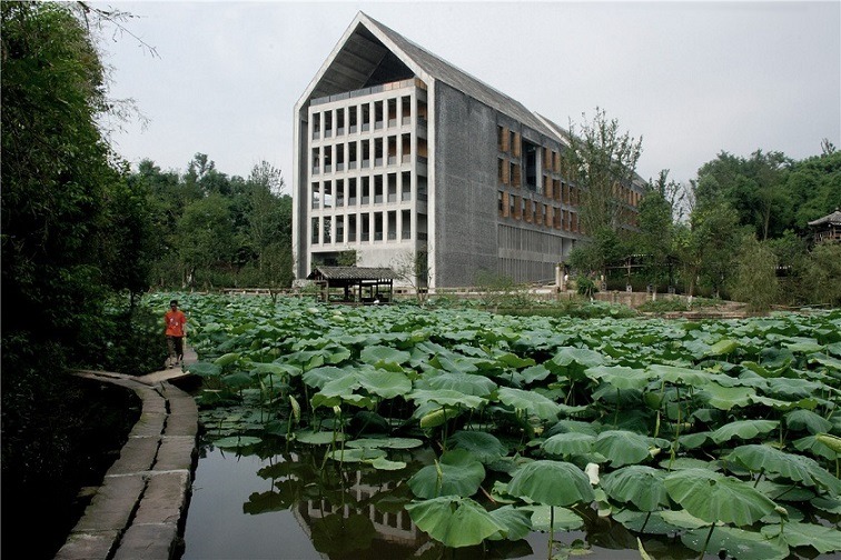کتابخانه انستیتو هنرهای زیبای Sichuan ؛ دژی در قلب کوهستان