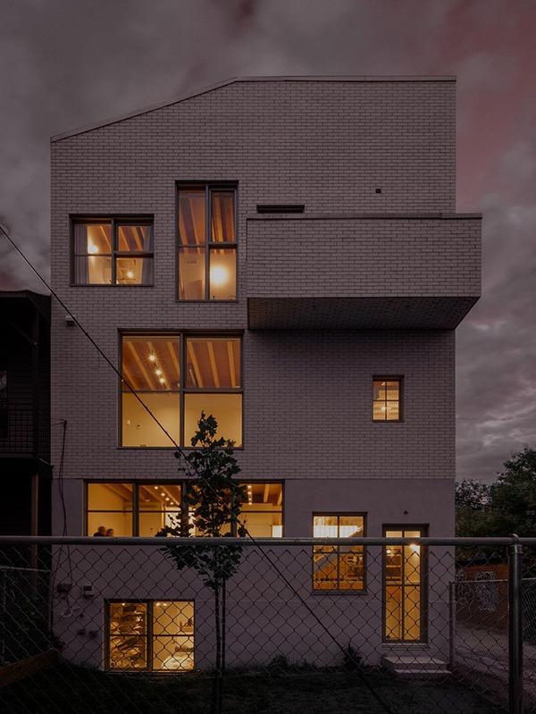 خانه ی NMBHD، سرخوش از بازی آفرینی در معماری