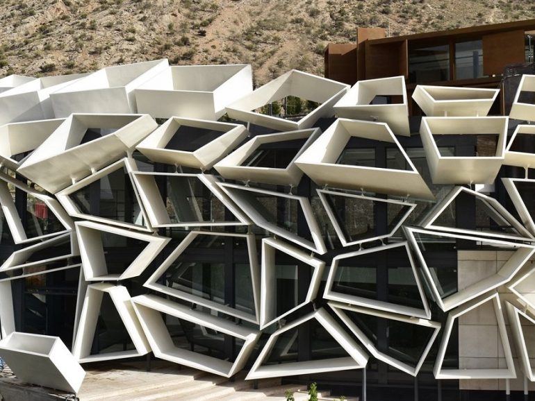 معماری های مدرن شیراز ؛ بازخوانی تمدن در کالبد سازه‌های قرن ۲۱